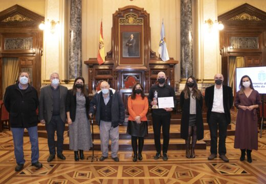 Inés Rey destaca na entrega do Premio Pérez Lugín a capacidade do xornalismo para fomentar o “debate construtivo”